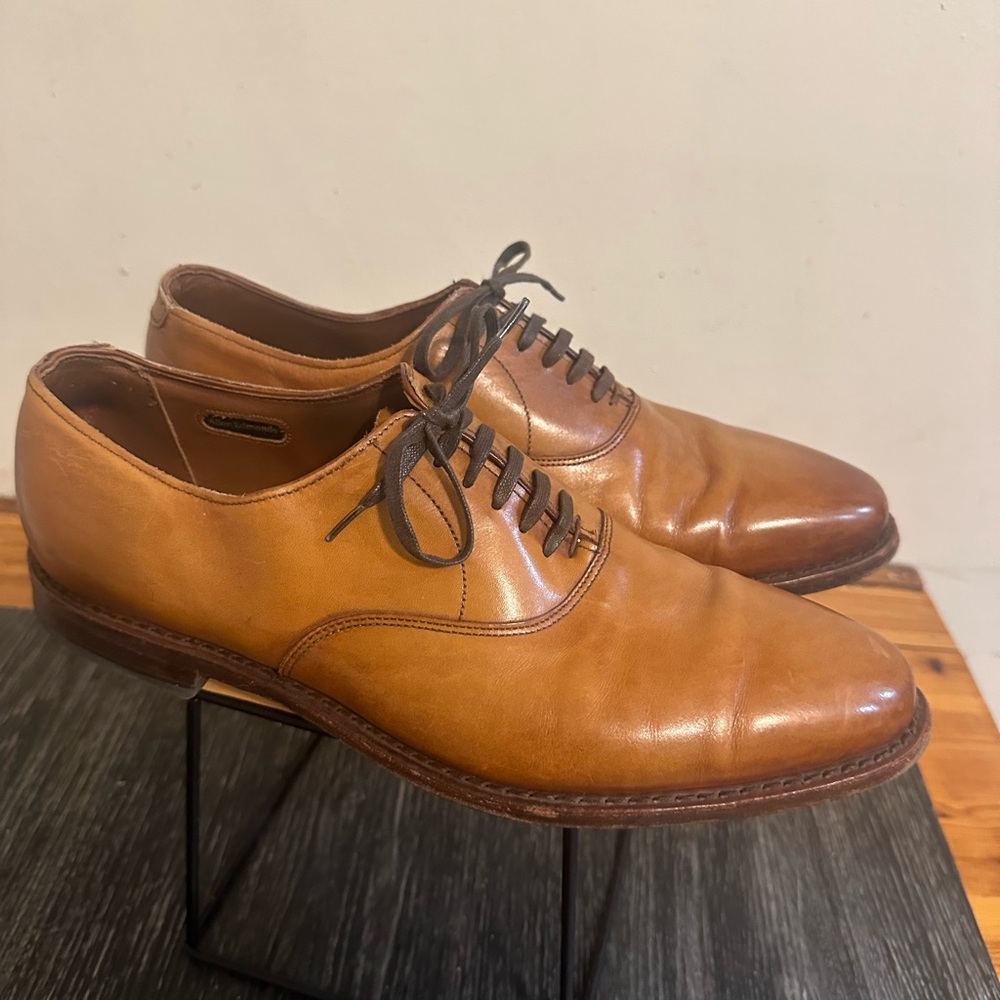 Allen Edmonds Brown Leather Oxford Shoes with Closed Lacing